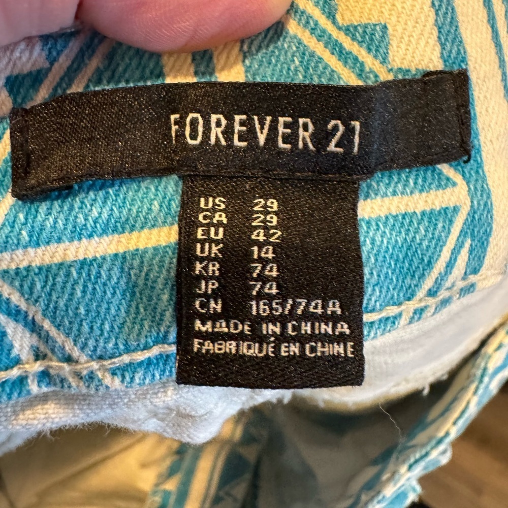 Forever 21 Blue Aztec Print Cutoff Denim Shorts – Size 29 - Picture 4 of 5